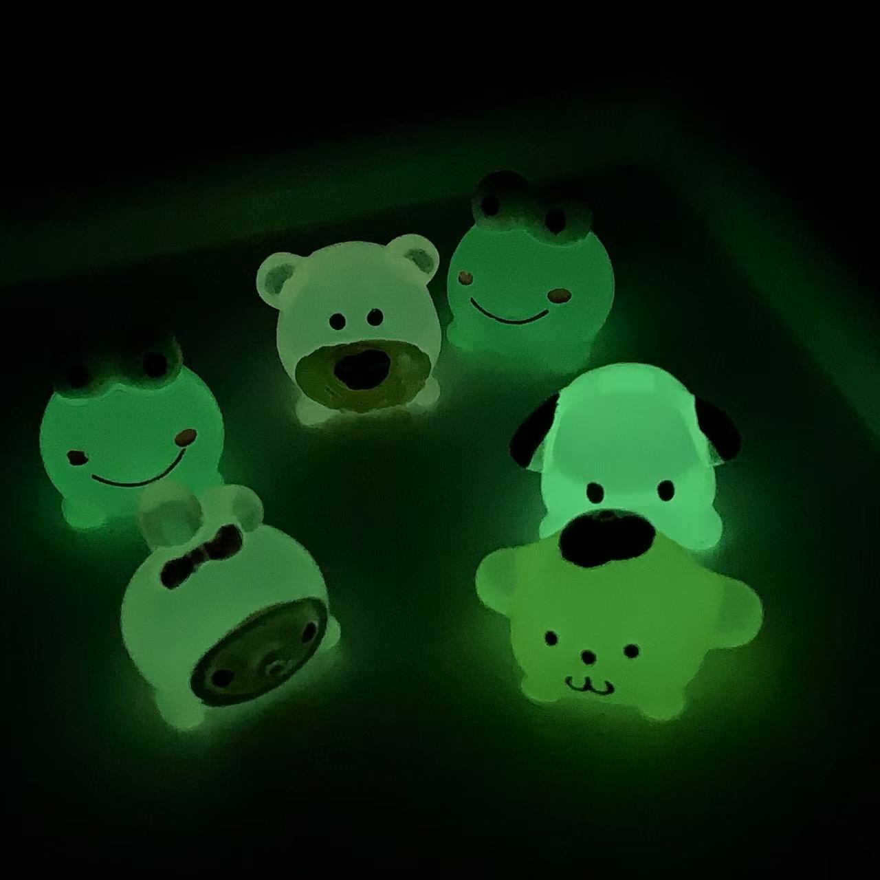 【A14 】Luminous cute cartoon blind bag-open in live